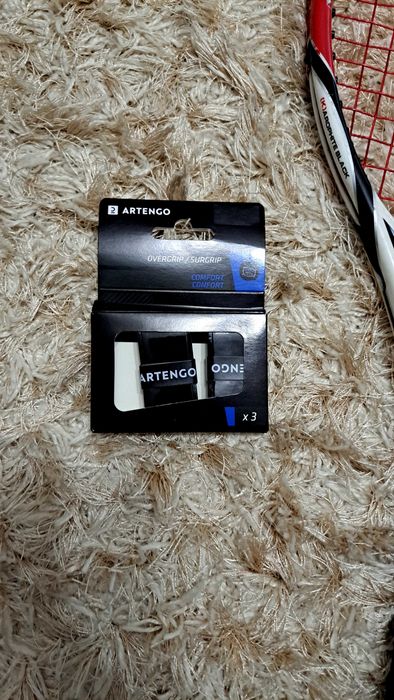 Тенис ракета wilson с 4 топки и два грипа