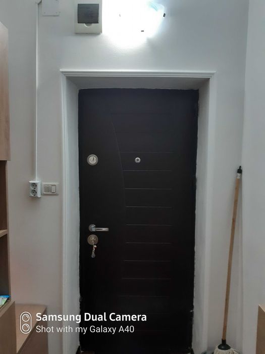 Vand apartament 1 camera central