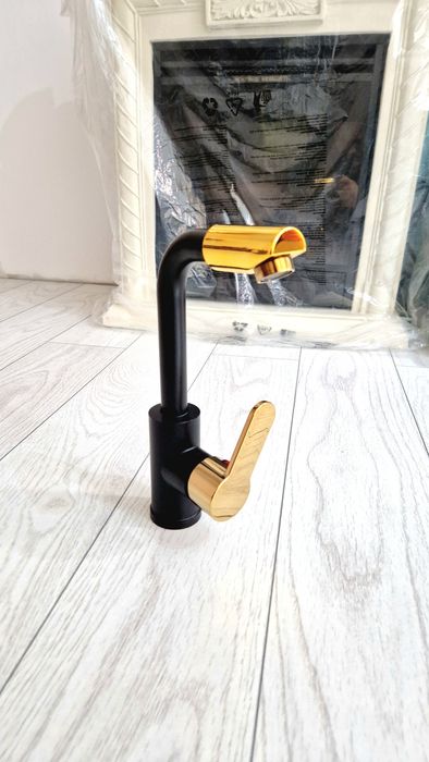 Baterie sanitară Baie [Black/Gold]