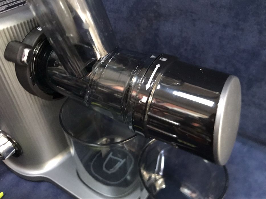 Компактна сокоизстисквачка Amzchef