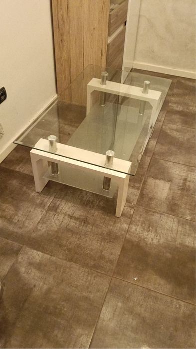 Cand mǎsuțǎ de cafea din sticlǎ