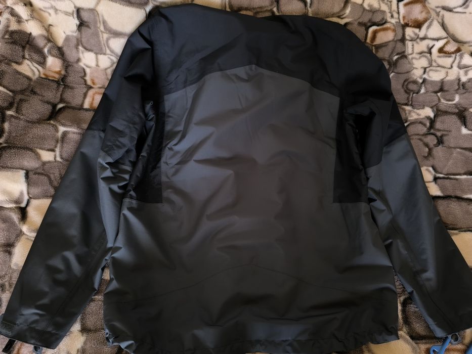 Vând Geaca decathlon