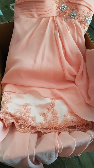 Rochie ocazie dantelă și voal