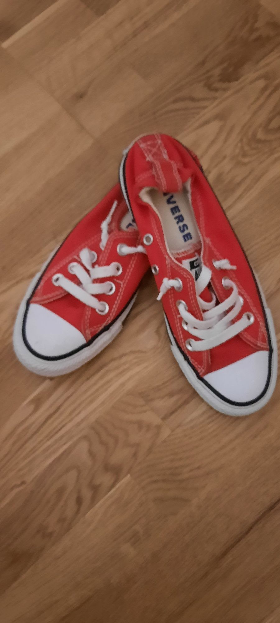 De vânzare teniși Converse, mărimea 36