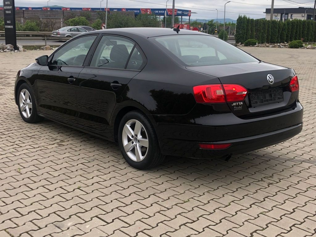 VW Jetta an 2012 1.6 tdi 105cp climatronic parktronic jante