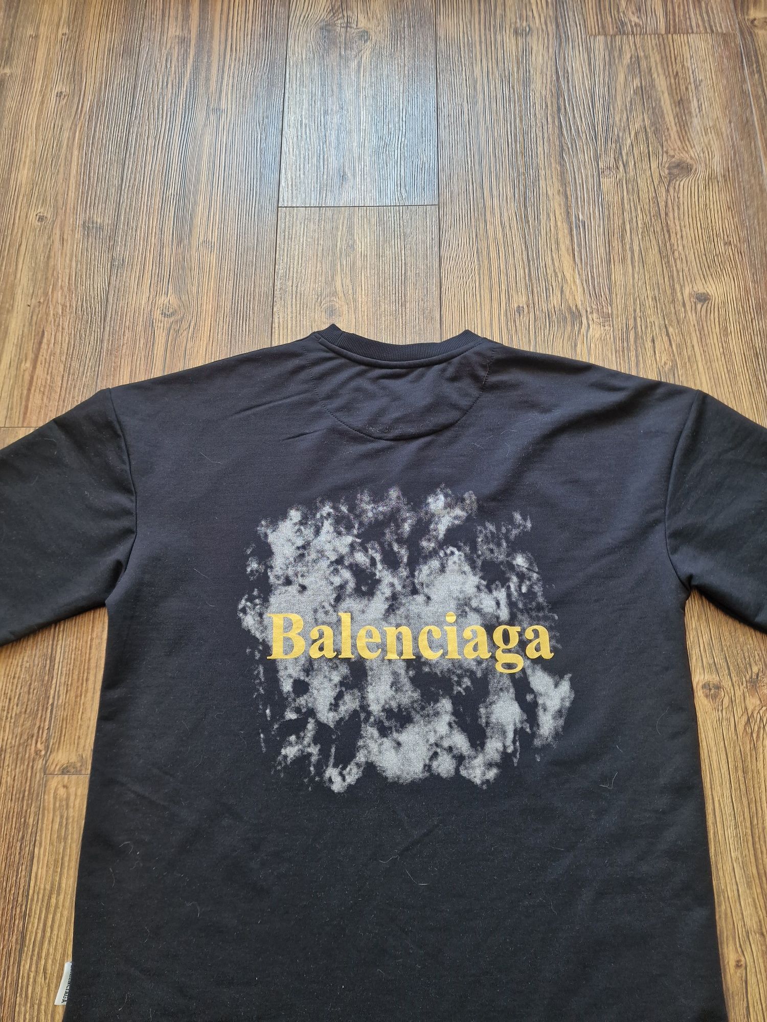 Страхотна мъжка тениска BALENCIAGA размер  XL