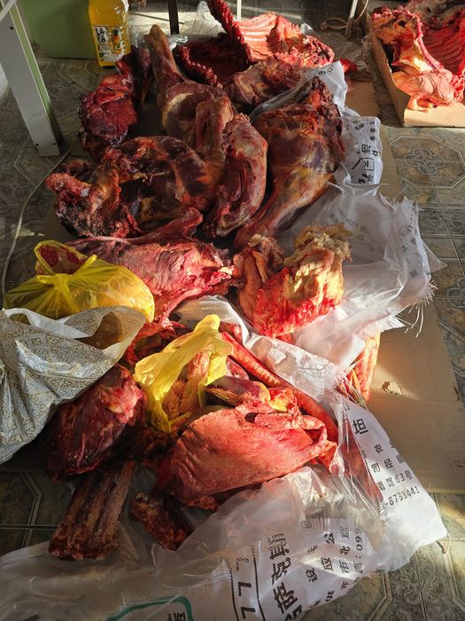 Жабагылар сатылады тутас немесе жартылай алуга болады, сойылган дайын.