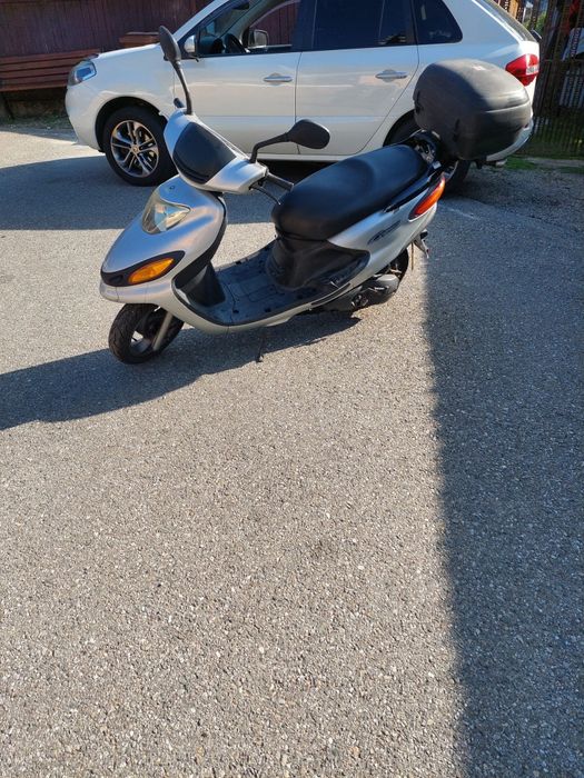 Vând scuter Yamaha cygnus