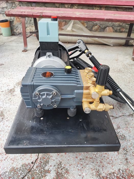 Grup de pompare presiune trifazic Interpump WS 151