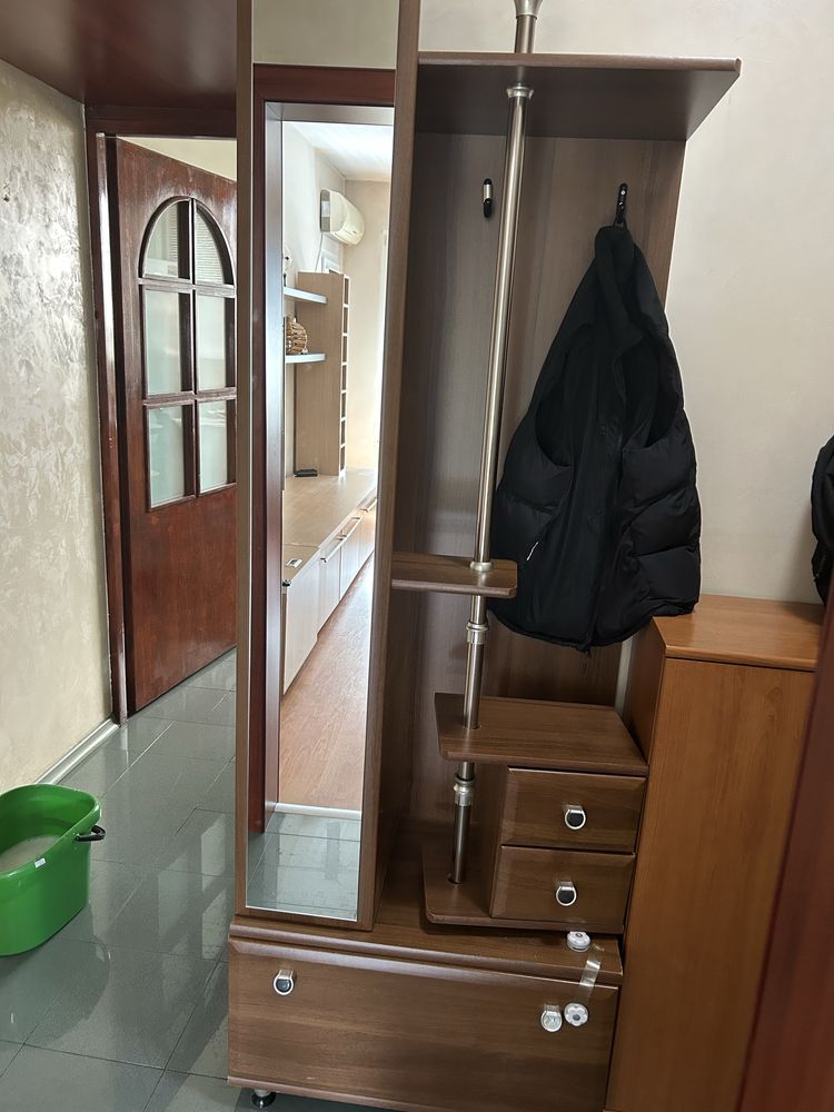 Закачалка Портманто и Шкаф