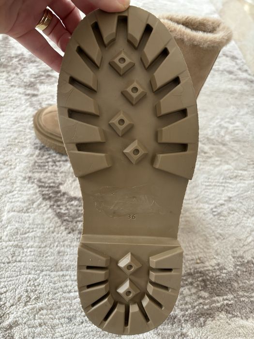 Ghete piele intoarsa 36
