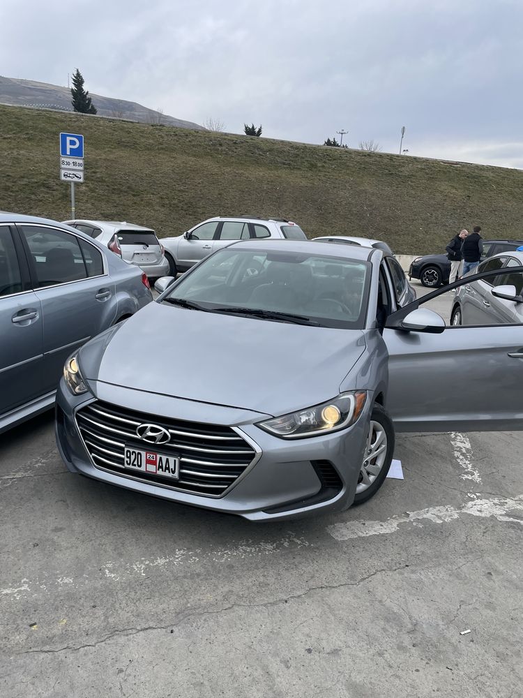 Hyundai elantra 2017