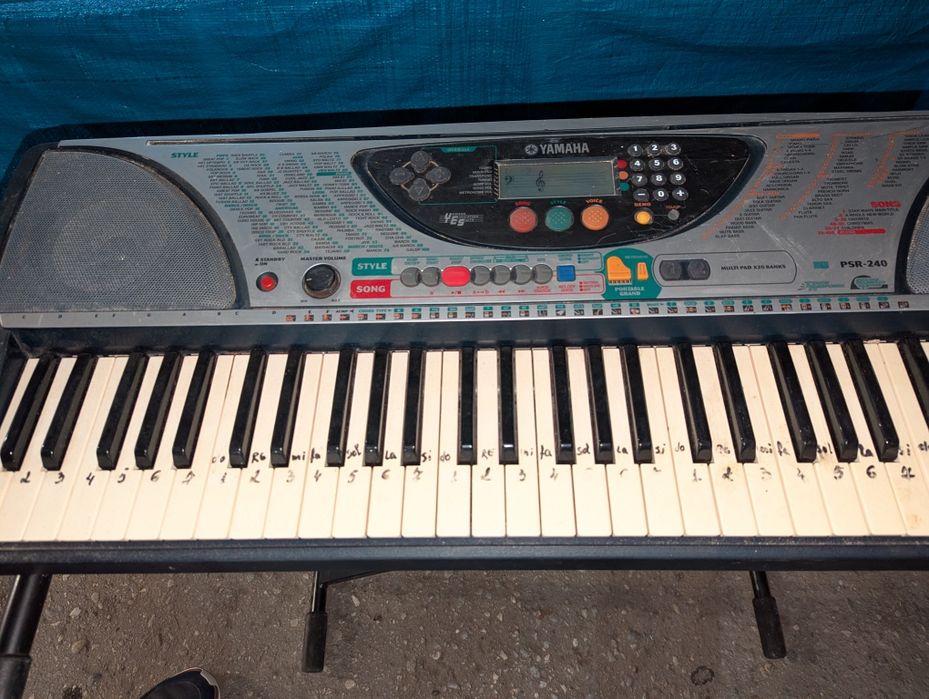 Ретро синтезатор Yamaha