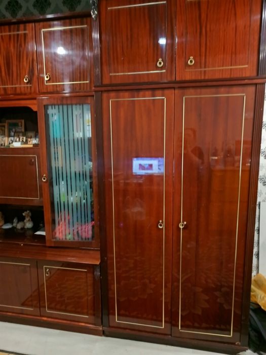 Отдам даром стенку, кухню