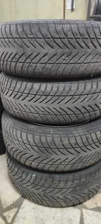 Vând cauciucuri de iarnă GOODYEAR M+S 205/60/R16 92H