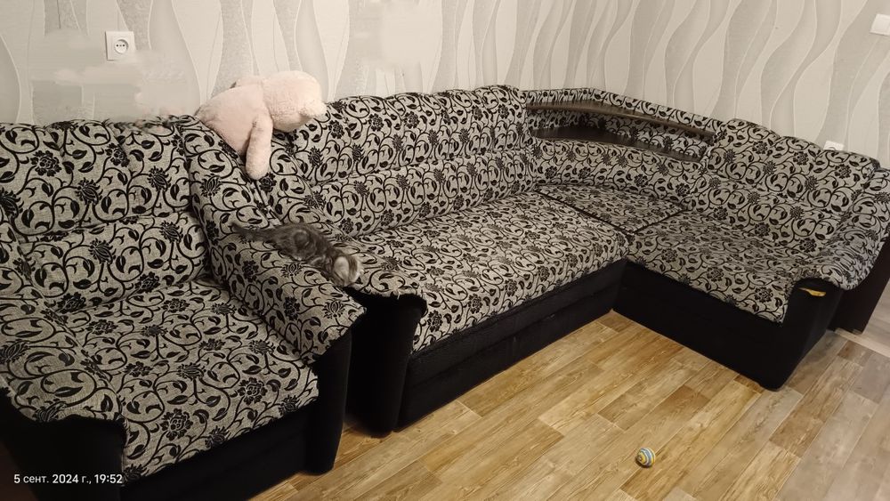 Продам диван с креслом в отличном состоянии