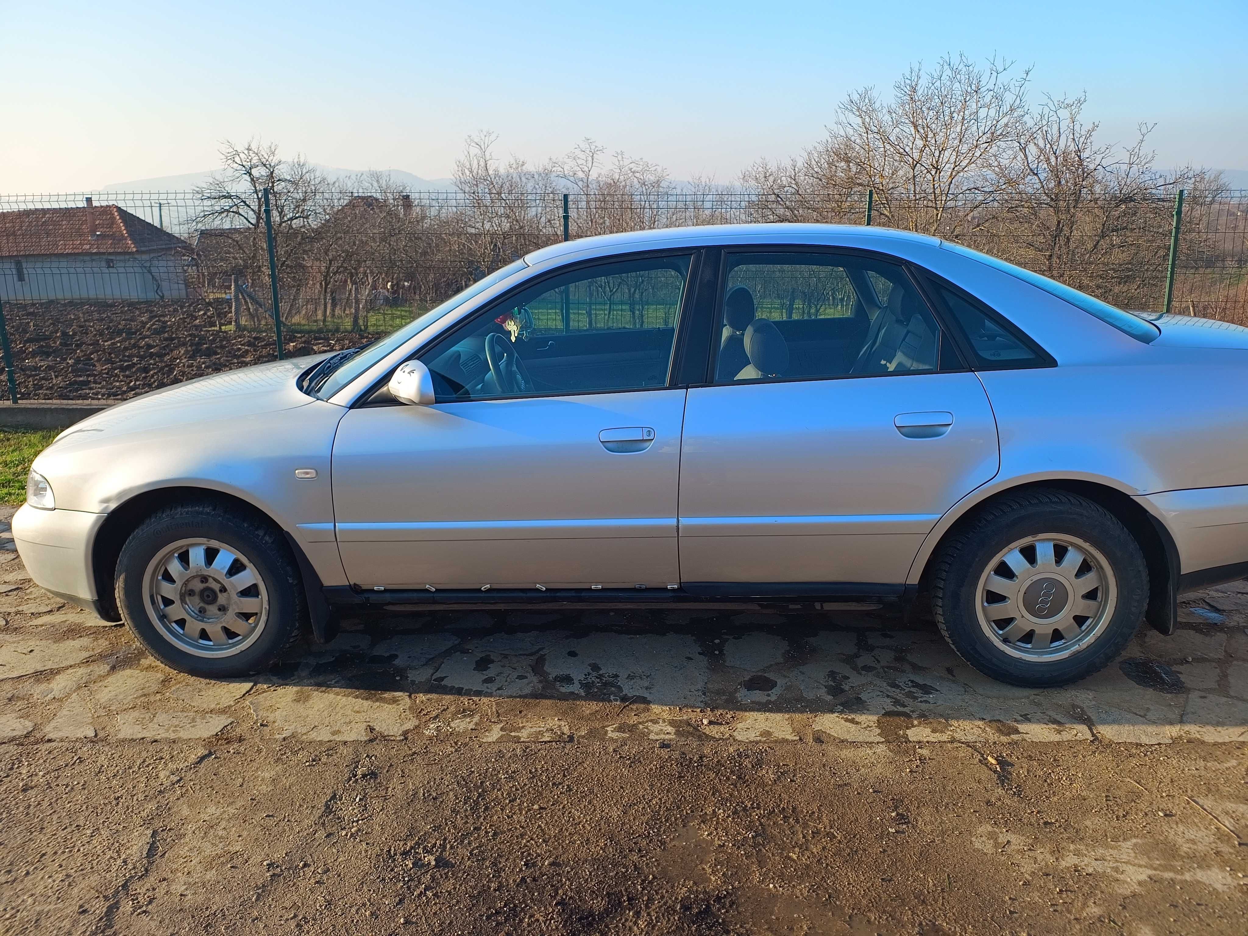 Vând Audi A4 B5 2001