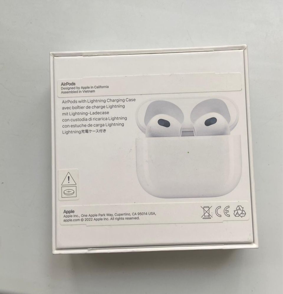 Наушники Apple AirPods 3 with Lightning Charging Case белый
