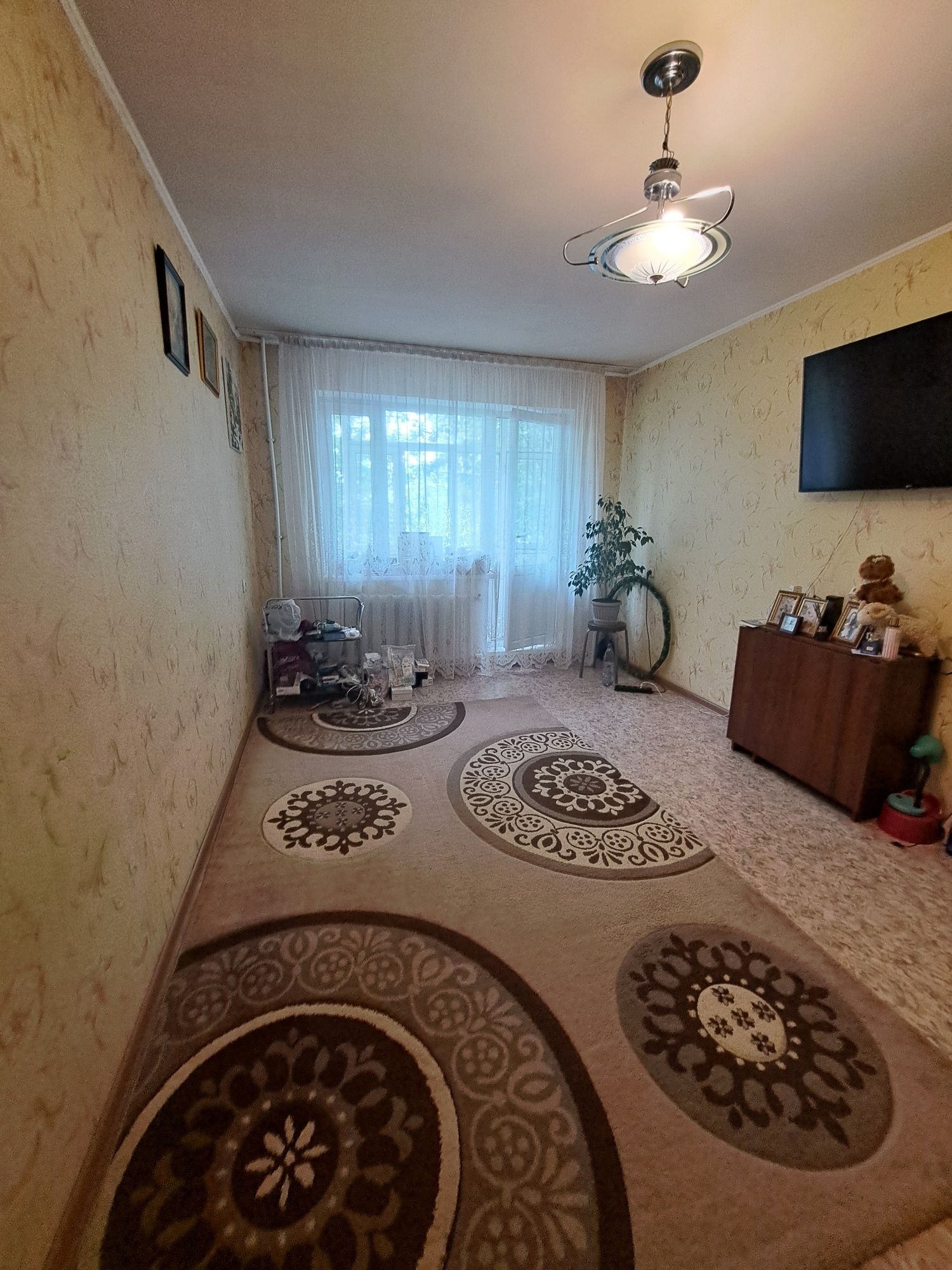 Продаём двухкомнатную квартиру на 2ом микрорайоне