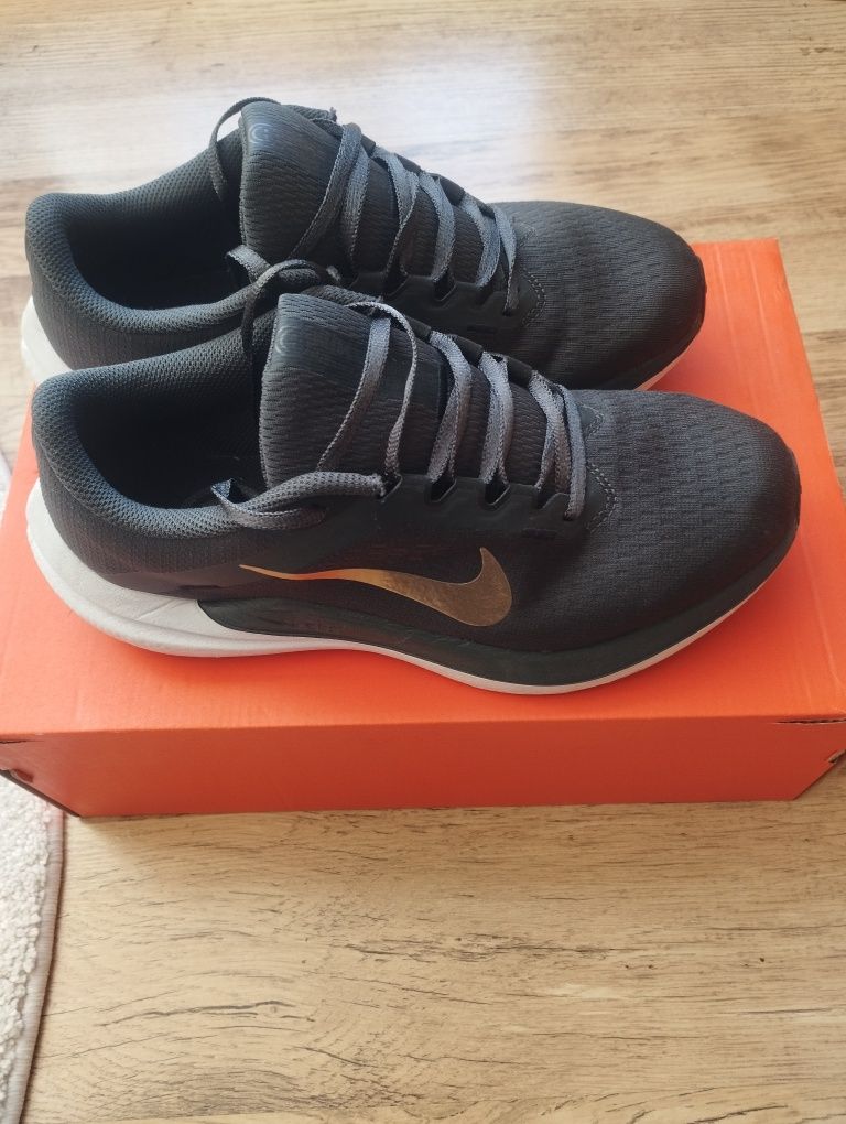 Nike W Air Winflo 10 - като нови 40 номер