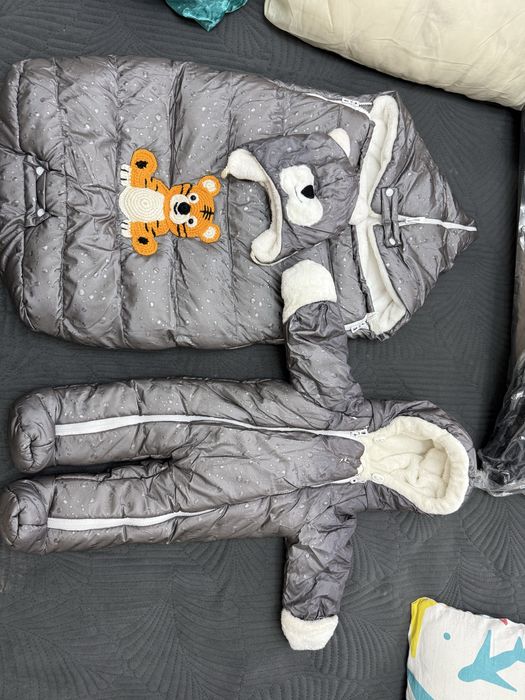 Продам зимний комбинезон на новорожденного с конвертом