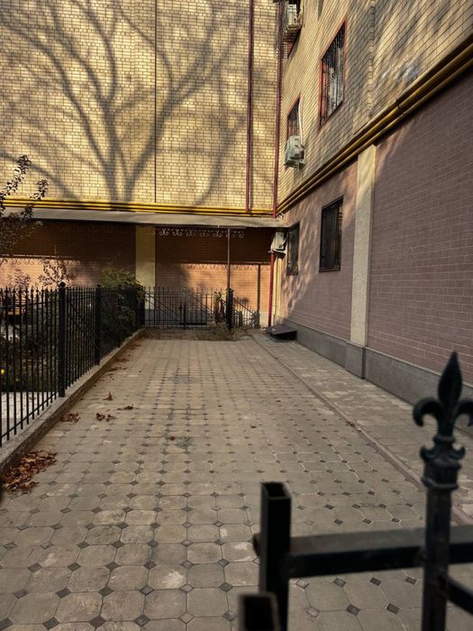 Срочно продаётся квартира Чилонзор-10 ЖК DUBAI TUNING DOM