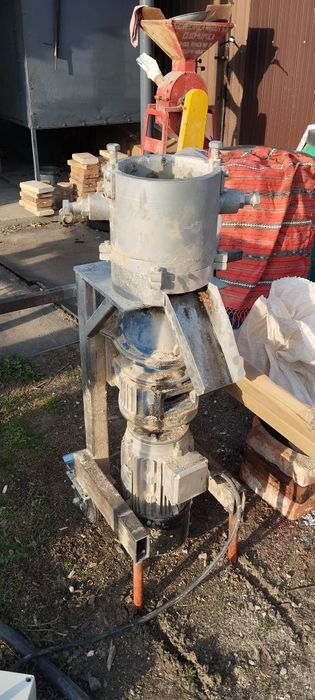 Presa de facut peleti