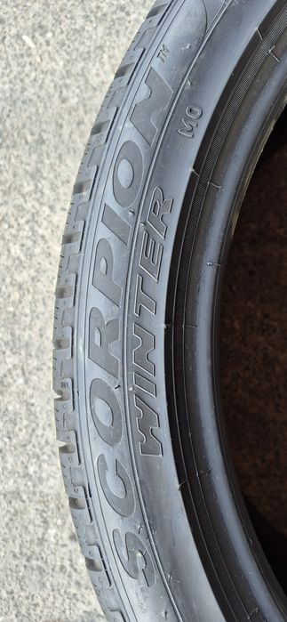 4 anvelope iarna Pirelli 295/35/21.Pretul este pe bucata.