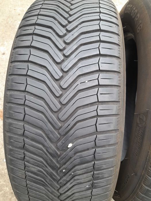 Продава две гуми 235 60 18 цола,Michelin Cross Climate,ДОТ 4421