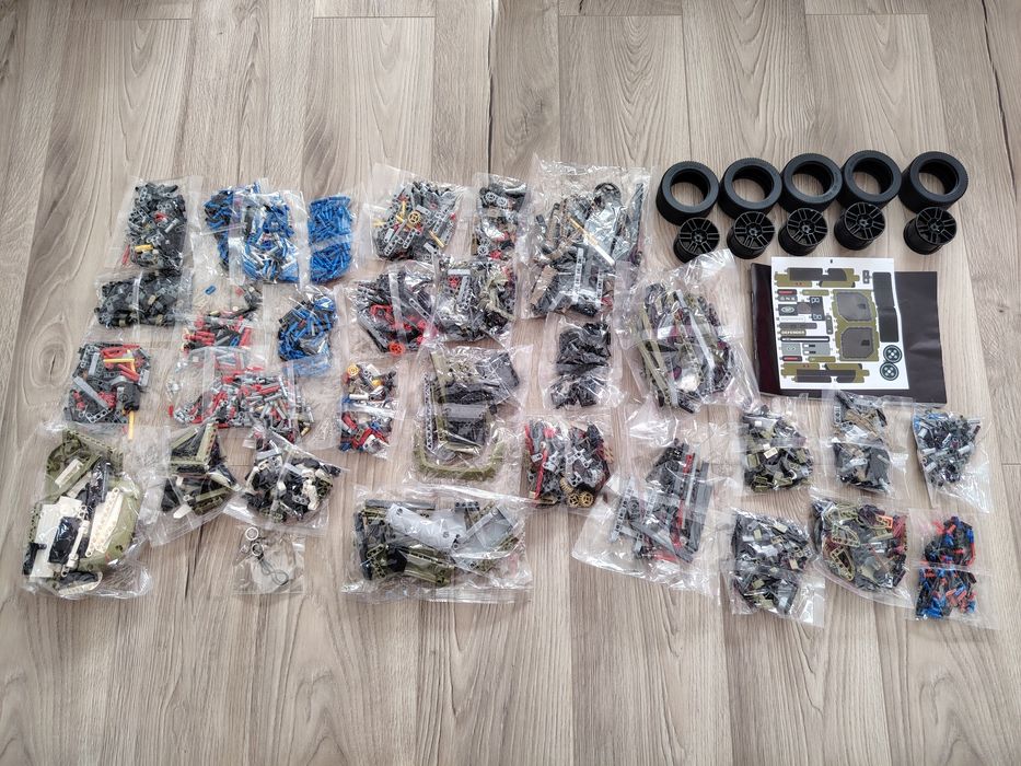 Set tip LEGO Technic Land Rover Defender 42110, 2573 piese NOU