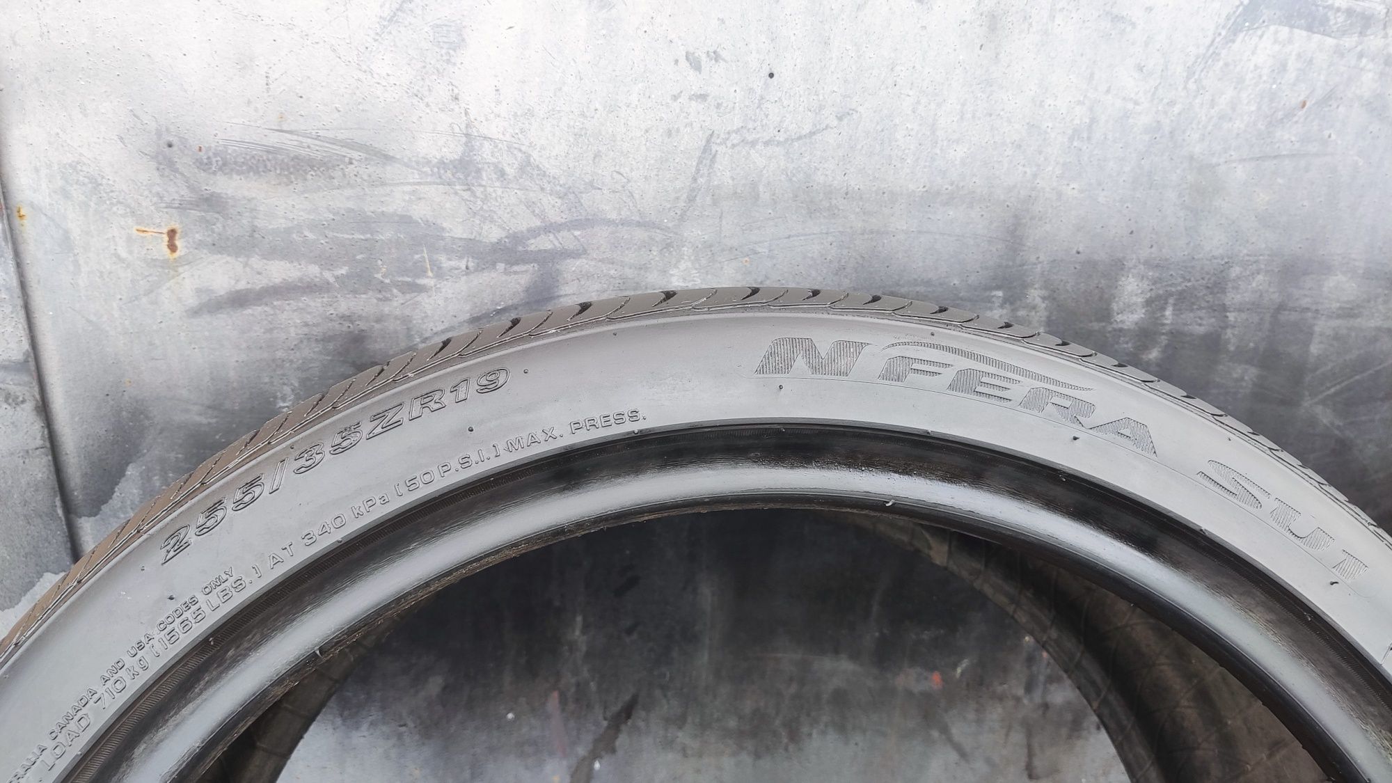 2бр. летни гуми 255/35/19 Nexen  N'Fera 
dot22
6.9mm
Добро състояние н
