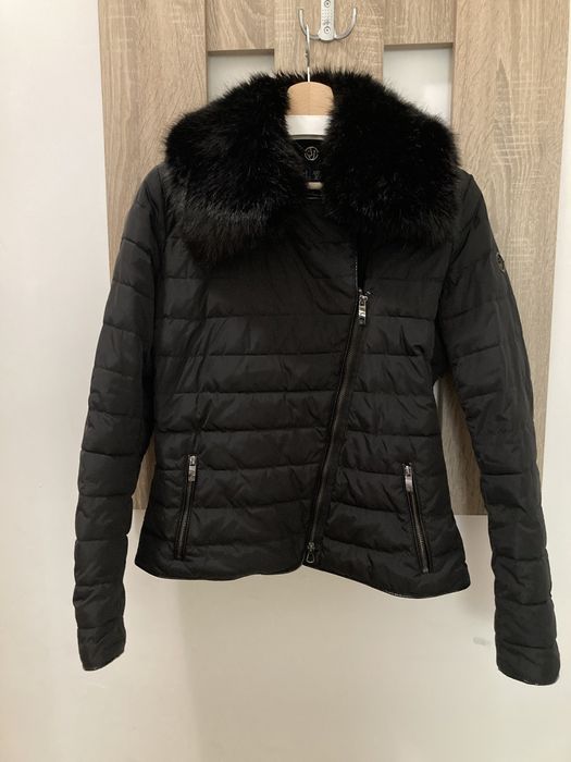 Яке Armani Exchange