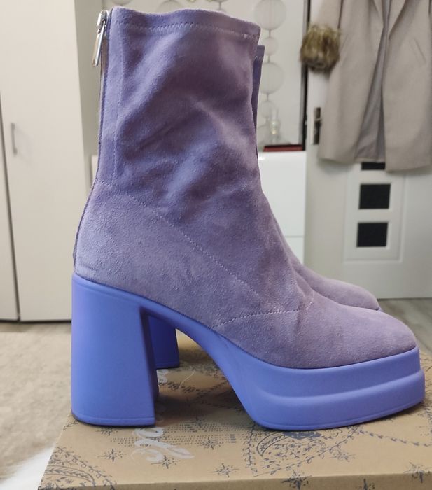 Botine mov deschis piele întoarsă naturală