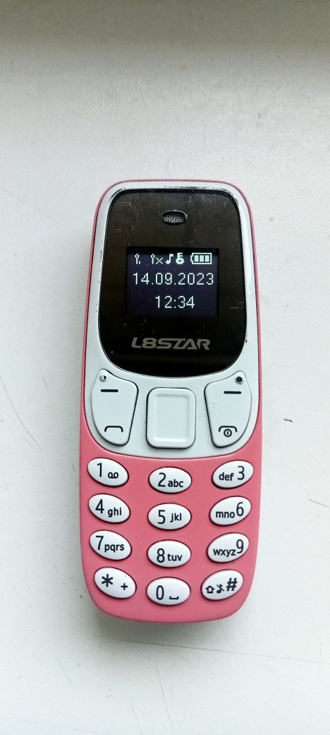 Minitelefon dual SIM
