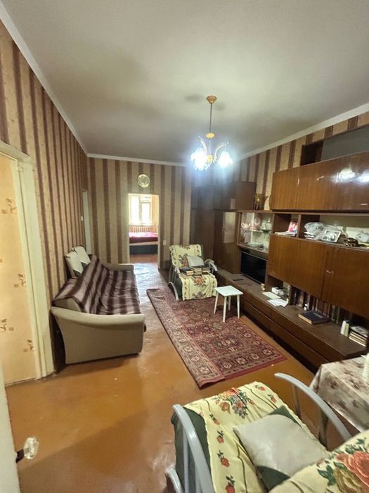 2/3/4 базар Кадышева (54 м.кв