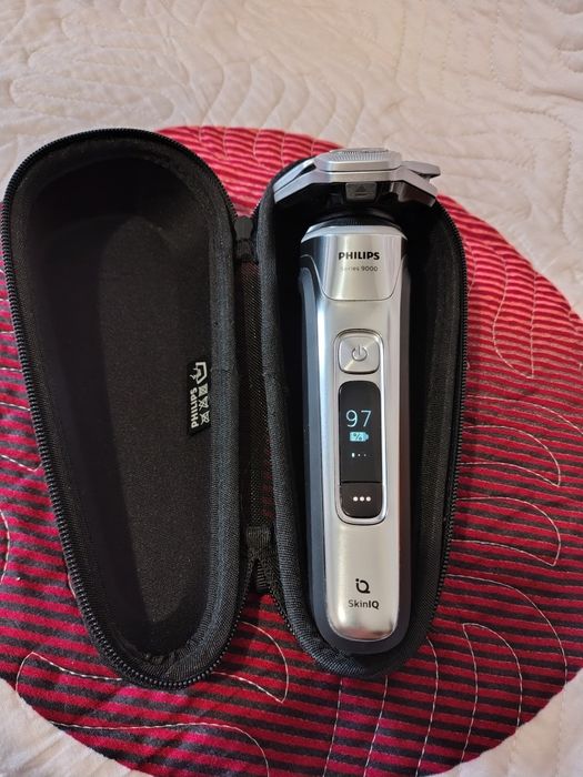 Aparat de ras Philips seria 9000