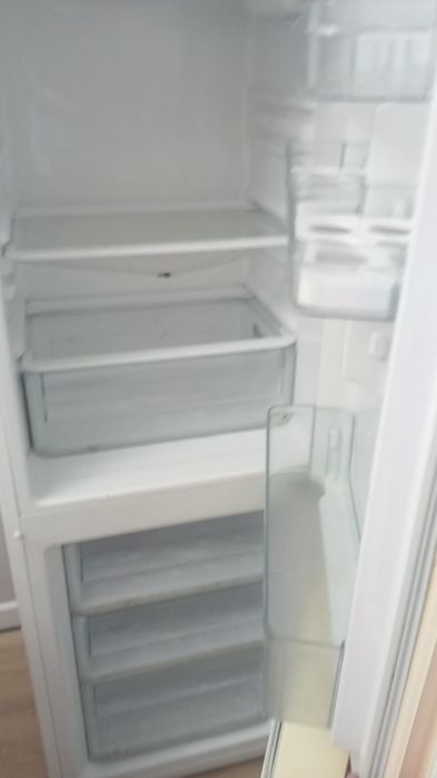 Холодильник. Срочно. В отличном состоянии. Морозит отлично. 25.000.