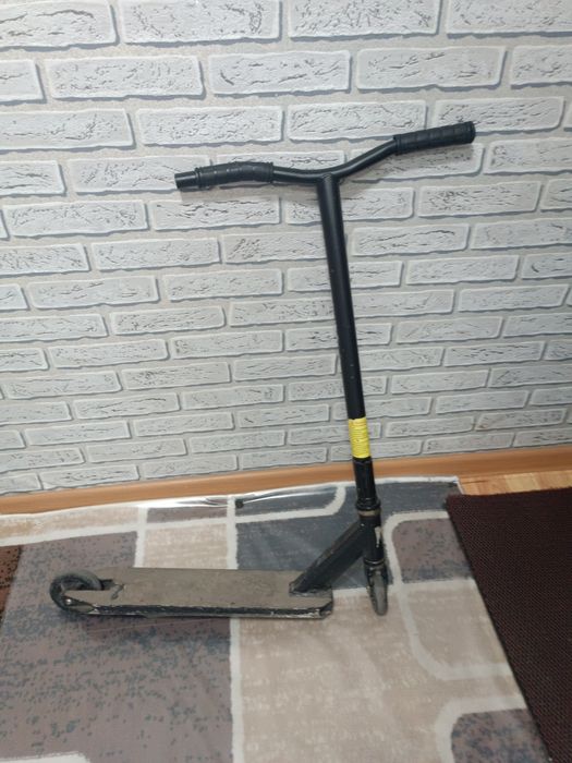 Продам самокат. Состояние рабочее.