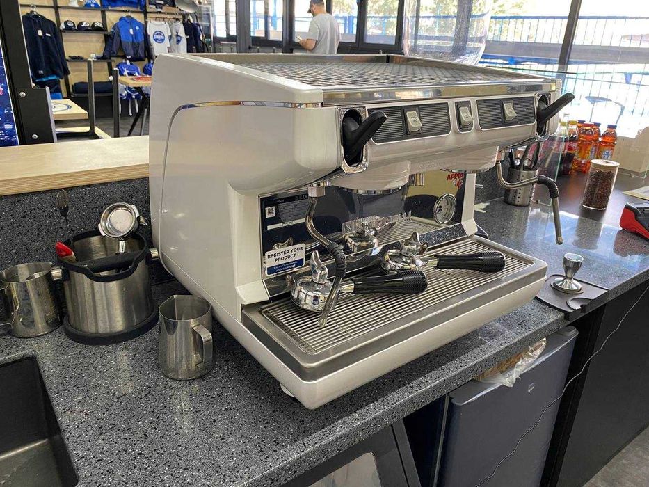 Кофемашина nuova simonelli б/у
