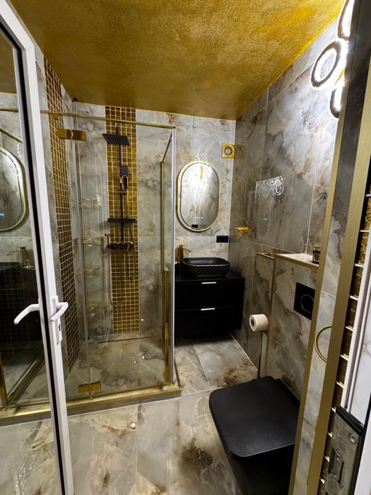 Apartament de vânzare 3 camere, strada Aluminei