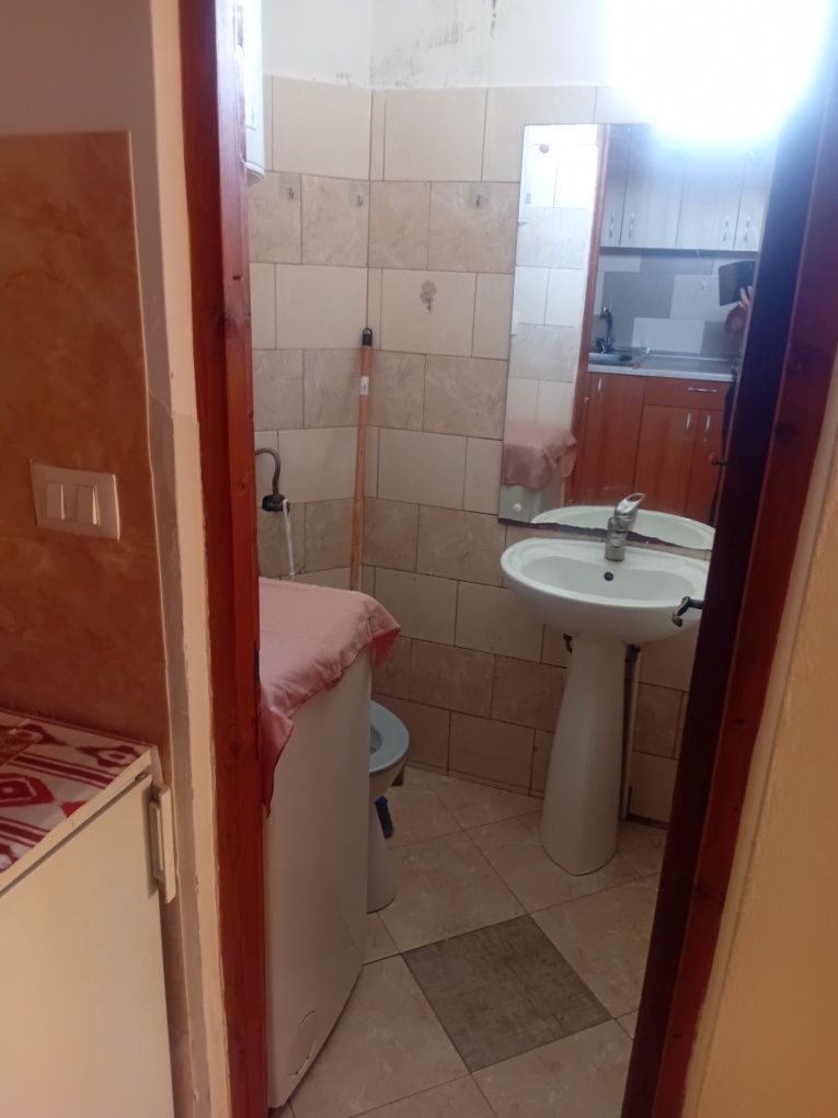 Închiriez garsoniera Ampoi 1