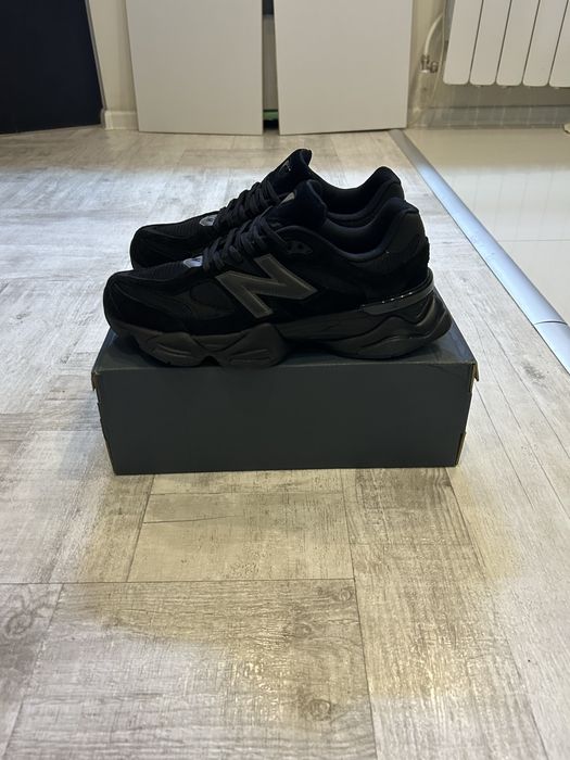 New Balance 9060 (black with black cement)