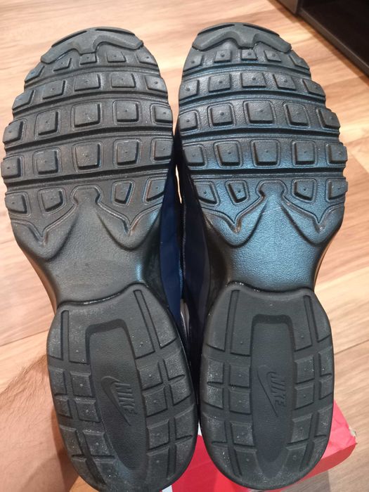 Маратонки ,чисто нови