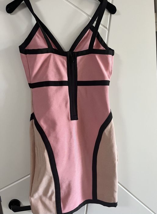 Бандажна дамска рокля