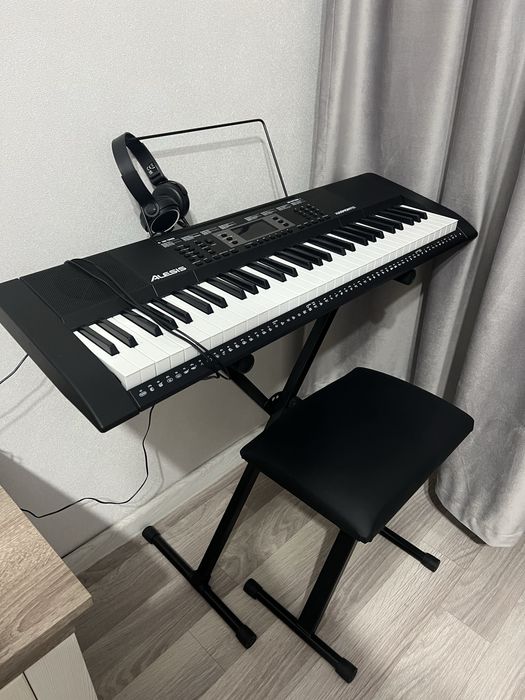 Продам синтезатор Alesis HARMONY 61 MK3