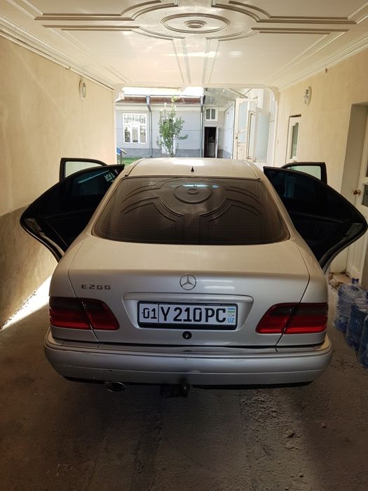 Mercedes-Benz w210 e200