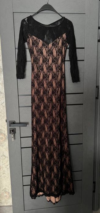 Гипюровое платье с открытой спинкой