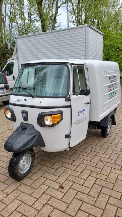 Vând Piaggio Ape 400