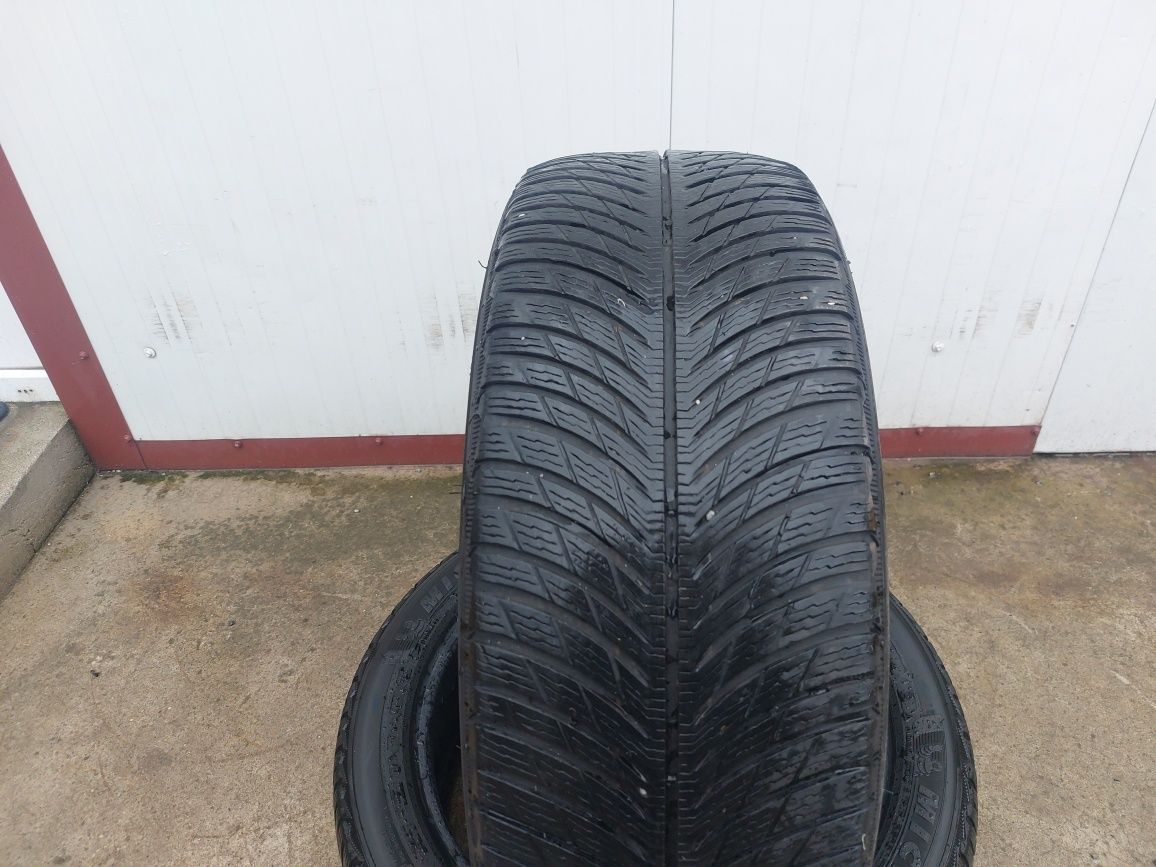 150 lei bucata! Doua anvelope IARNA/M+S 245 45 19 Michelin