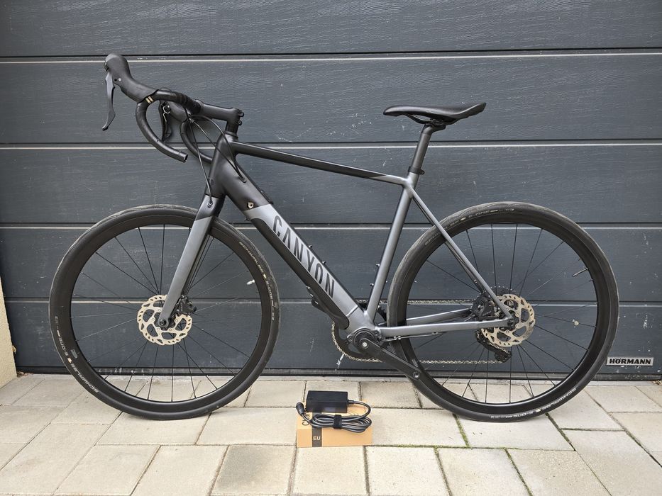Bicicleta gravel electrică canyon mărimea L impecabilă